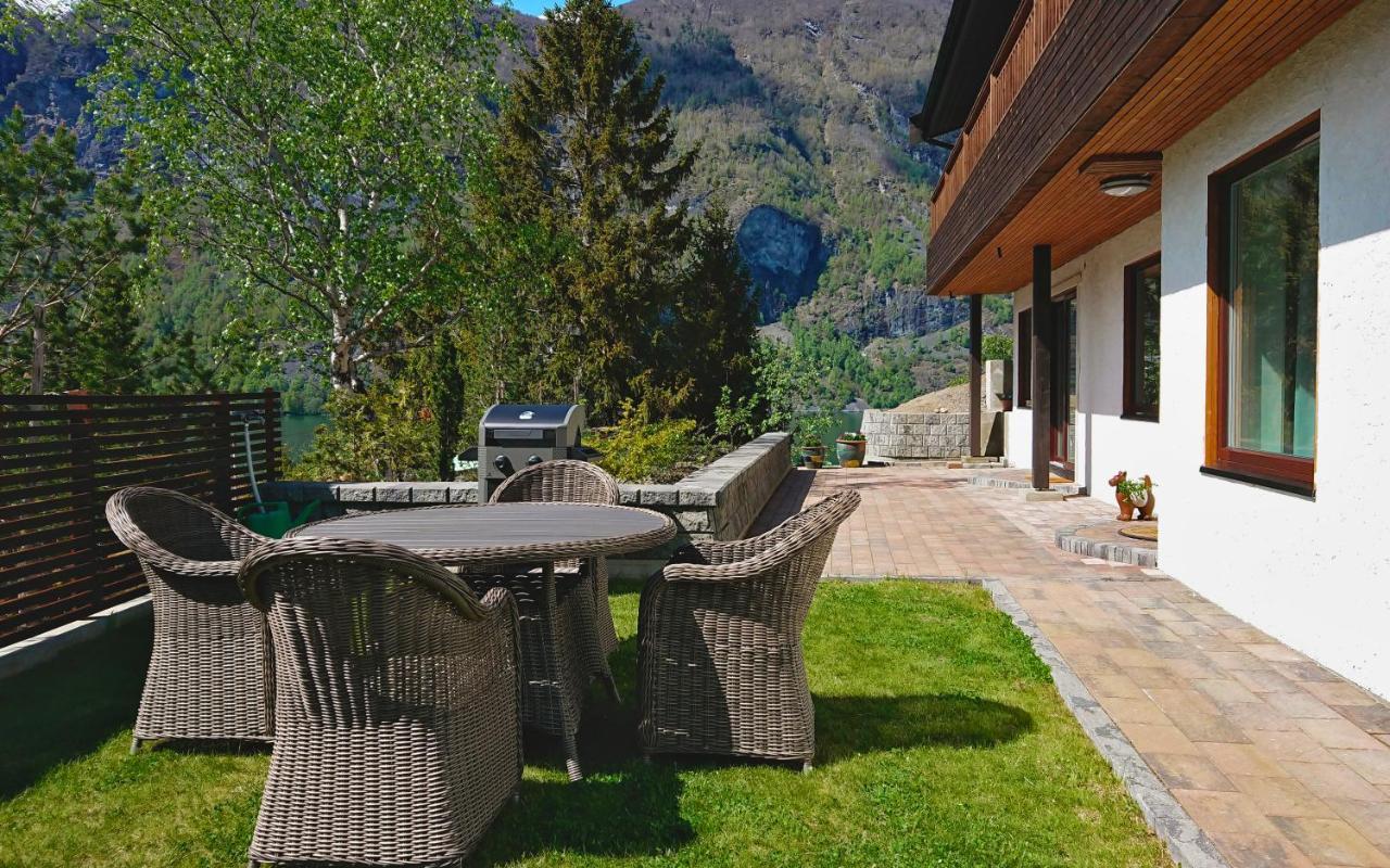 Otnes Fjordside Apartment Aurland Exterior photo